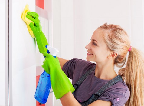 Professional office cleaning service for a workplace in SE8
